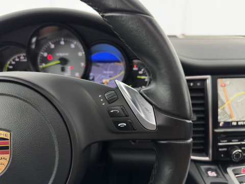 Porsche Panamera 3.0 S E-Hybrid (Plug-In) Aut. *PANO | LEATHER | XENON | HEATED-SPORTSEATS | MEMORY-PACK | BOSE-SOUND | AIR-SUSPENSION | NAVI-FULLMAP | CAMERA | PRIVACY-GLASS | SHIFTPADDLES | ECC | PDC | CRUISE | 20''ALU*