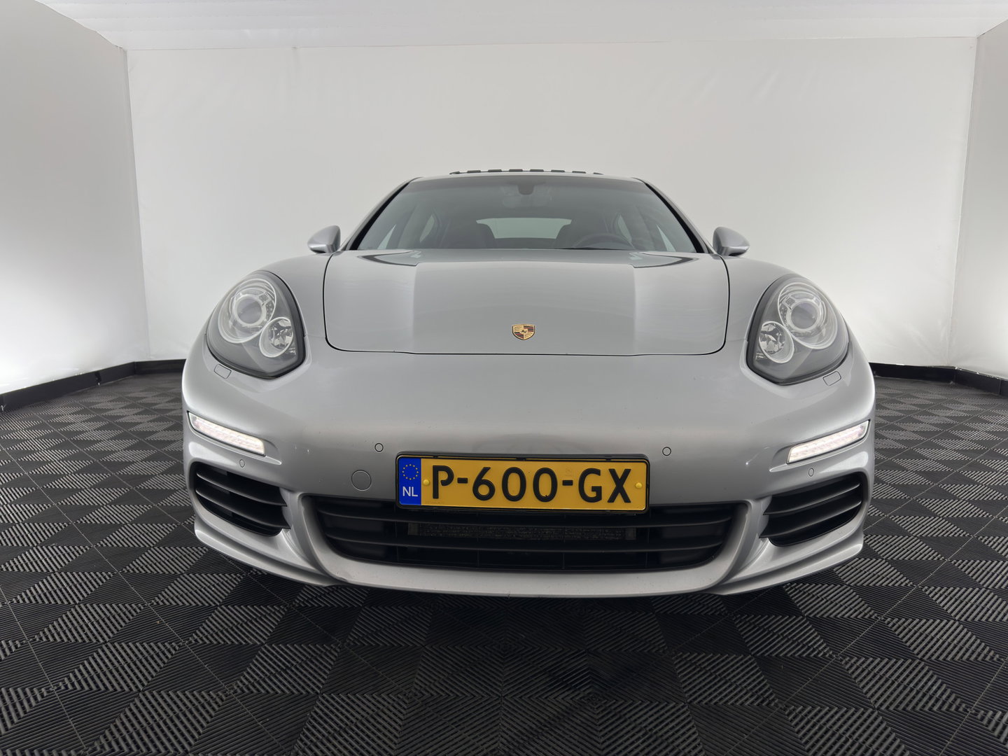 Porsche Panamera 3.0 S E-Hybrid (Plug-In) Aut. *PANO | LEATHER | XENON | HEATED-SPORTSEATS | MEMORY-PACK | BOSE-SOUND | AIR-SUSPENSION | NAVI-FULLMAP | CAMERA | PRIVACY-GLASS | SHIFTPADDLES | ECC | PDC | CRUISE | 20''ALU*