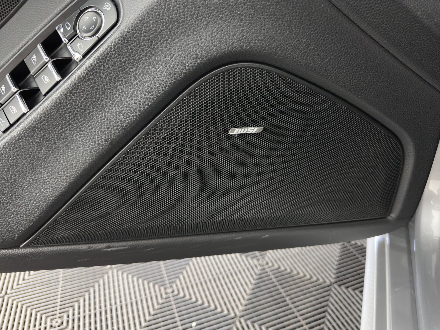 Porsche Panamera 3.0 S E-Hybrid (Plug-In) Aut. *PANO | LEATHER | XENON | HEATED-SPORTSEATS | MEMORY-PACK | BOSE-SOUND | AIR-SUSPENSION | NAVI-FULLMAP | CAMERA | PRIVACY-GLASS | SHIFTPADDLES | ECC | PDC | CRUISE | 20''ALU*
