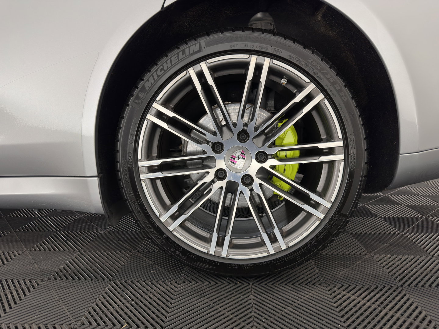 Porsche Panamera 3.0 S E-Hybrid (Plug-In) Aut. *PANO | LEATHER | XENON | HEATED-SPORTSEATS | MEMORY-PACK | BOSE-SOUND | AIR-SUSPENSION | NAVI-FULLMAP | CAMERA | PRIVACY-GLASS | SHIFTPADDLES | ECC | PDC | CRUISE | 20''ALU*
