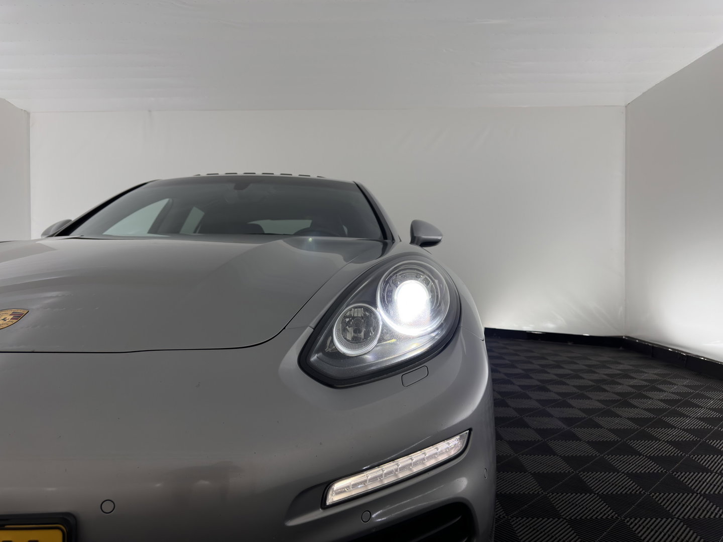 Porsche Panamera 3.0 S E-Hybrid (Plug-In) Aut. *PANO | LEATHER | XENON | HEATED-SPORTSEATS | MEMORY-PACK | BOSE-SOUND | AIR-SUSPENSION | NAVI-FULLMAP | CAMERA | PRIVACY-GLASS | SHIFTPADDLES | ECC | PDC | CRUISE | 20''ALU*