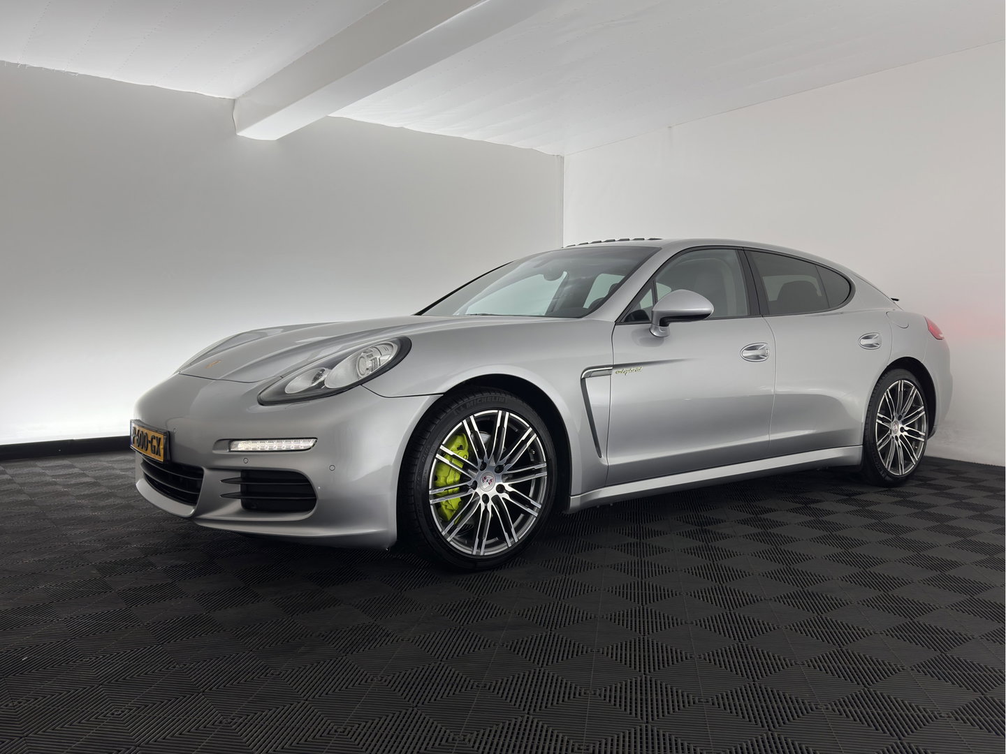 Porsche Panamera 3.0 S E-Hybrid (Plug-In) Aut. *PANO | LEATHER | XENON | HEATED-SPORTSEATS | MEMORY-PACK | BOSE-SOUND | AIR-SUSPENSION | NAVI-FULLMAP | CAMERA | PRIVACY-GLASS | SHIFTPADDLES | ECC | PDC | CRUISE | 20''ALU*