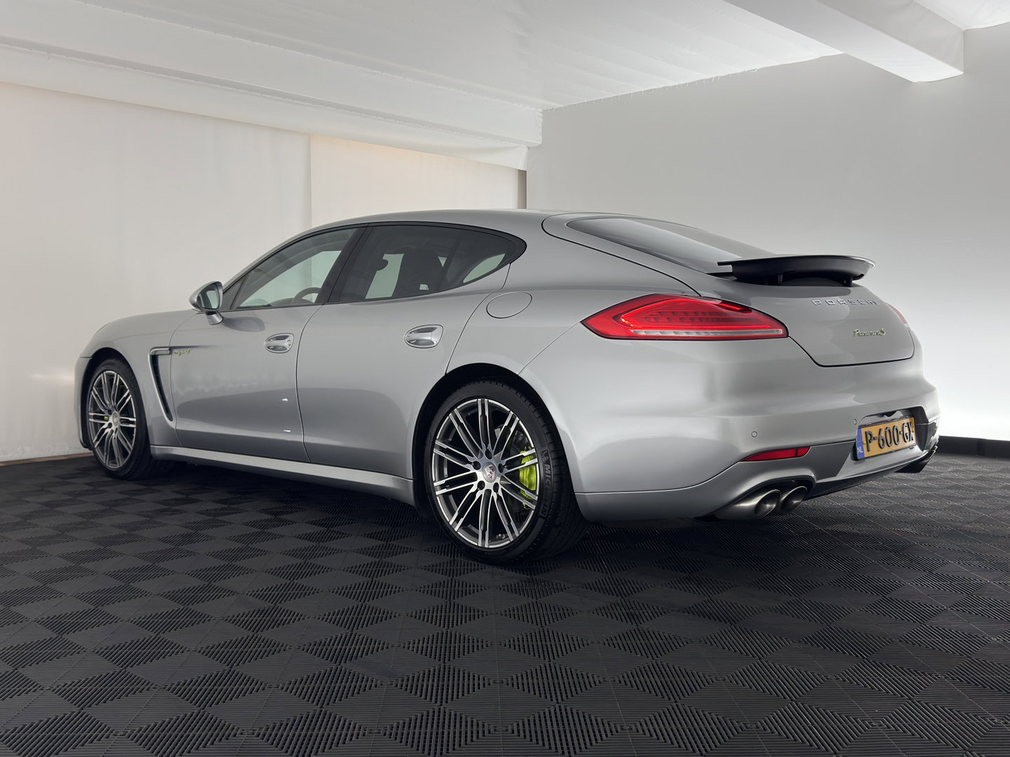 Porsche Panamera 3.0 S E-Hybrid (Plug-In) Aut. *PANO | LEATHER | XENON | HEATED-SPORTSEATS | MEMORY-PACK | BOSE-SOUND | AIR-SUSPENSION | NAVI-FULLMAP | CAMERA | PRIVACY-GLASS | SHIFTPADDLES | ECC | PDC | CRUISE | 20''ALU*