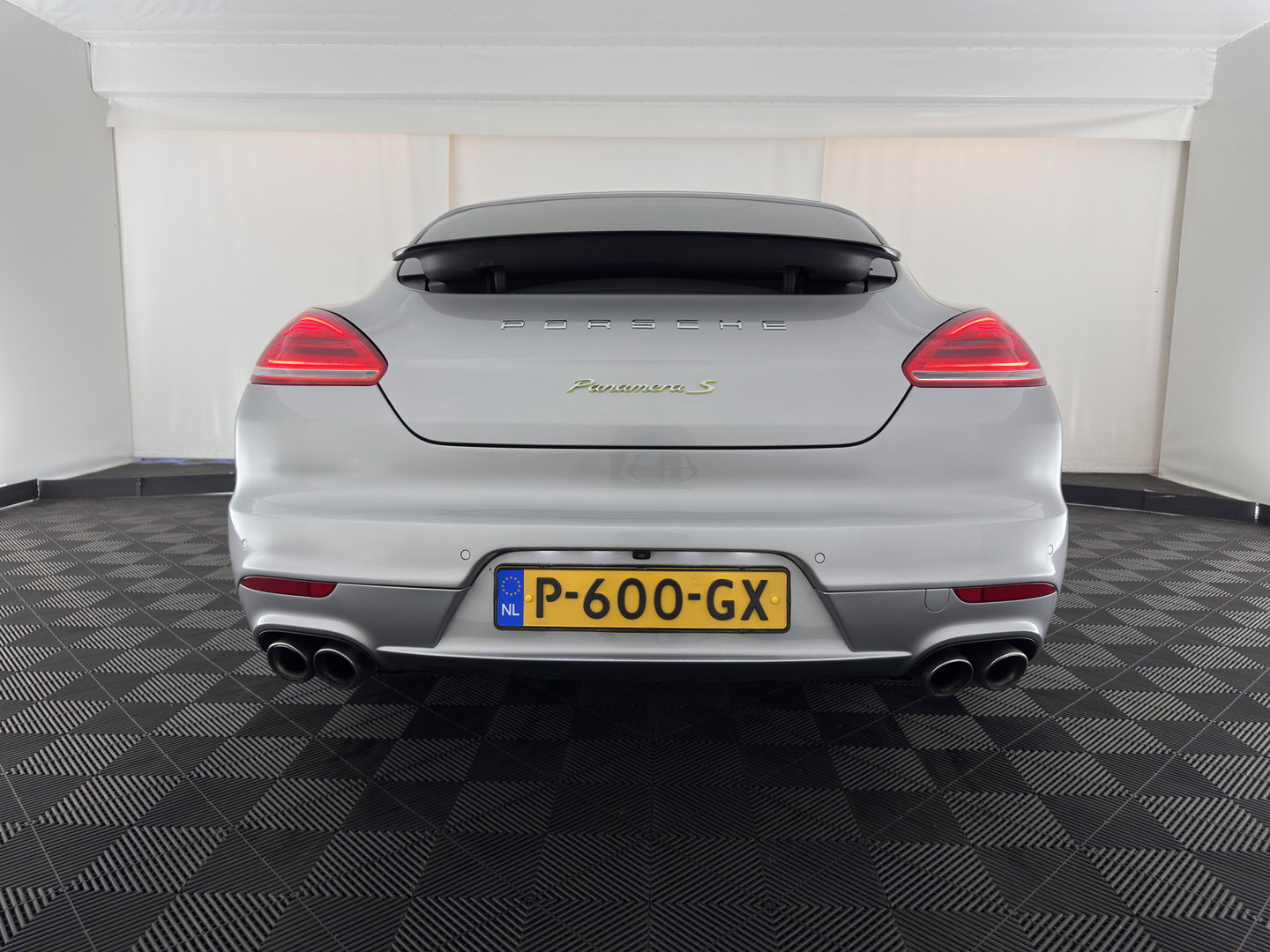 Porsche Panamera 3.0 S E-Hybrid (Plug-In) Aut. *PANO | LEATHER | XENON | HEATED-SPORTSEATS | MEMORY-PACK | BOSE-SOUND | AIR-SUSPENSION | NAVI-FULLMAP | CAMERA | PRIVACY-GLASS | SHIFTPADDLES | ECC | PDC | CRUISE | 20''ALU*