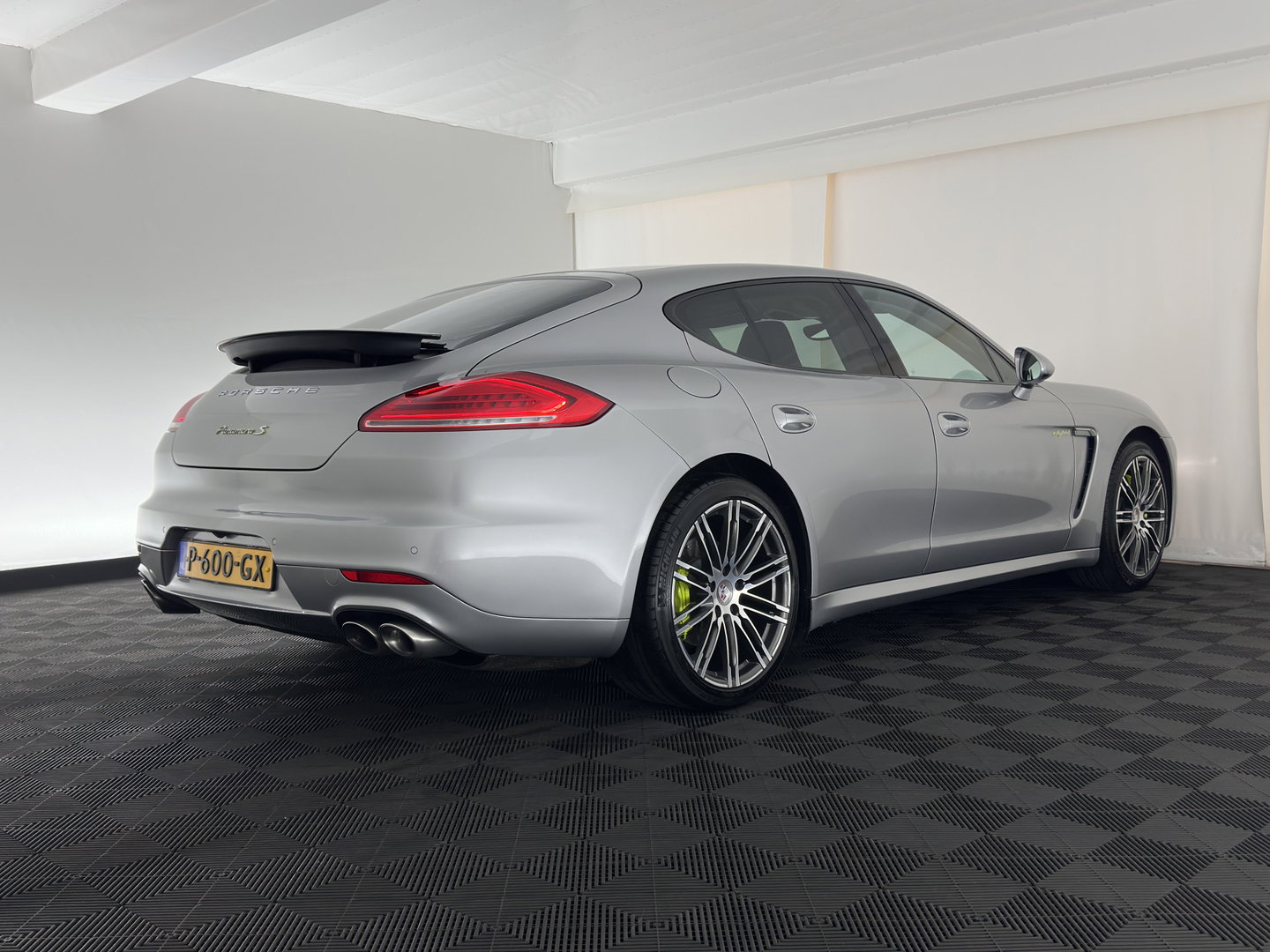 Porsche Panamera 3.0 S E-Hybrid (Plug-In) Aut. *PANO | LEATHER | XENON | HEATED-SPORTSEATS | MEMORY-PACK | BOSE-SOUND | AIR-SUSPENSION | NAVI-FULLMAP | CAMERA | PRIVACY-GLASS | SHIFTPADDLES | ECC | PDC | CRUISE | 20''ALU*