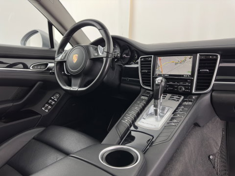 Porsche Panamera 3.0 S E-Hybrid (Plug-In) Aut. *PANO | LEATHER | XENON | HEATED-SPORTSEATS | MEMORY-PACK | BOSE-SOUND | AIR-SUSPENSION | NAVI-FULLMAP | CAMERA | PRIVACY-GLASS | SHIFTPADDLES | ECC | PDC | CRUISE | 20''ALU*