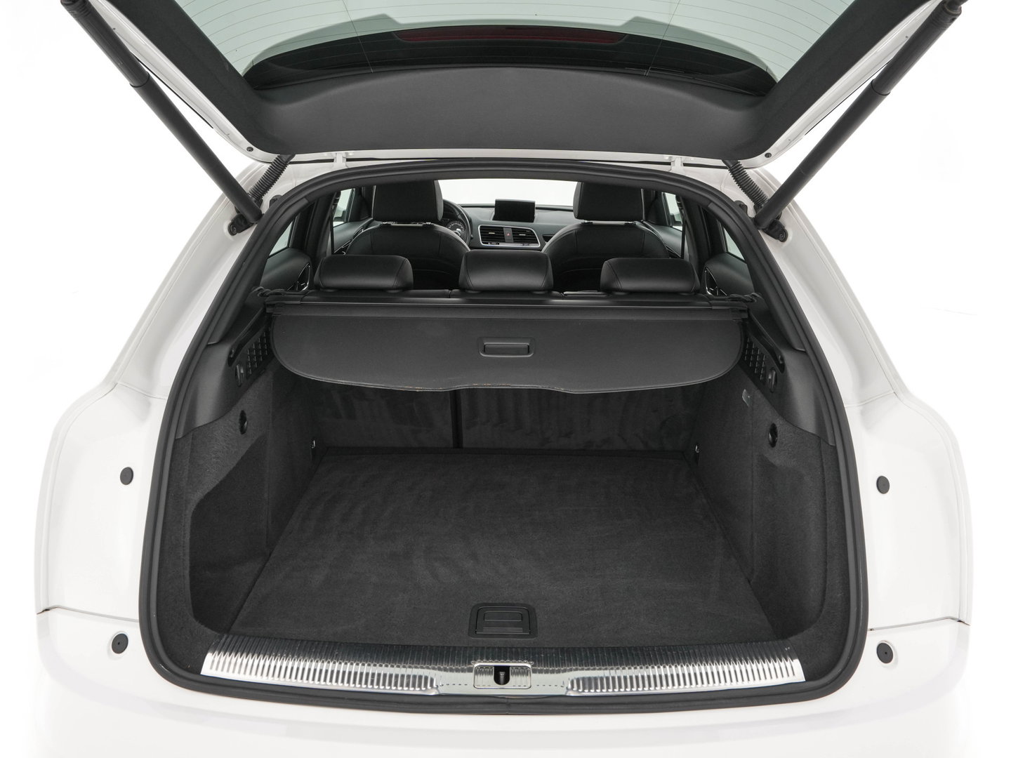 Audi Q3 2.5 TFSI RS Q3 Quattro Aut. *PANO | LEDER-ALCANTARA | FULL-LED | BOSE-AUDIO | NAVI-FULLMAP | CAMERA | HEATED-SPORTSEATS | SHIFTPADDLES | CRUISE | PRIVACY-GLASS | ECC | PDC | 19"ALU*