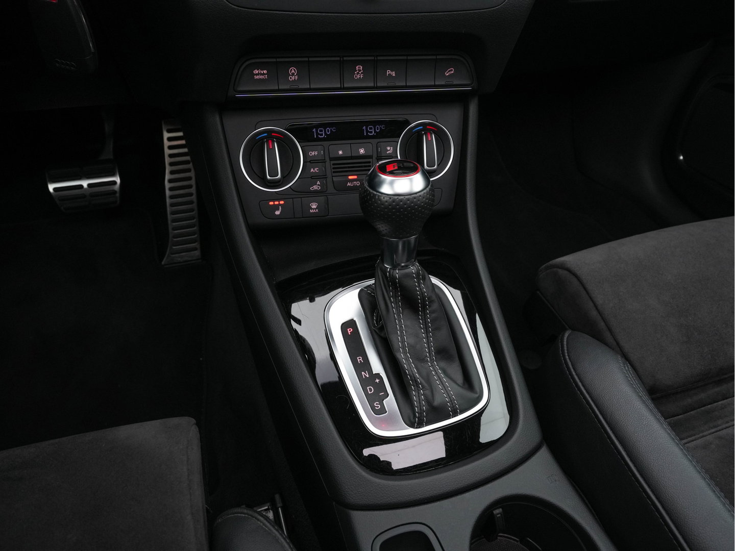 Audi Q3 2.5 TFSI RS Q3 Quattro Aut. *PANO | LEDER-ALCANTARA | FULL-LED | BOSE-AUDIO | NAVI-FULLMAP | CAMERA | HEATED-SPORTSEATS | SHIFTPADDLES | CRUISE | PRIVACY-GLASS | ECC | PDC | 19"ALU*