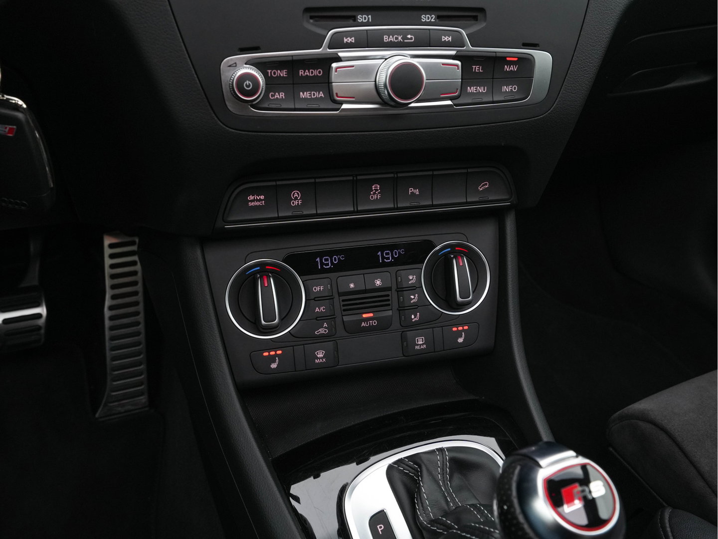 Audi Q3 2.5 TFSI RS Q3 Quattro Aut. *PANO | LEDER-ALCANTARA | FULL-LED | BOSE-AUDIO | NAVI-FULLMAP | CAMERA | HEATED-SPORTSEATS | SHIFTPADDLES | CRUISE | PRIVACY-GLASS | ECC | PDC | 19"ALU*