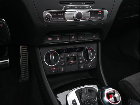 Audi Q3 2.5 TFSI RS Q3 Quattro Aut. *PANO | LEDER-ALCANTARA | FULL-LED | BOSE-AUDIO | NAVI-FULLMAP | CAMERA | HEATED-SPORTSEATS | SHIFTPADDLES | CRUISE | PRIVACY-GLASS | ECC | PDC | 19"ALU*