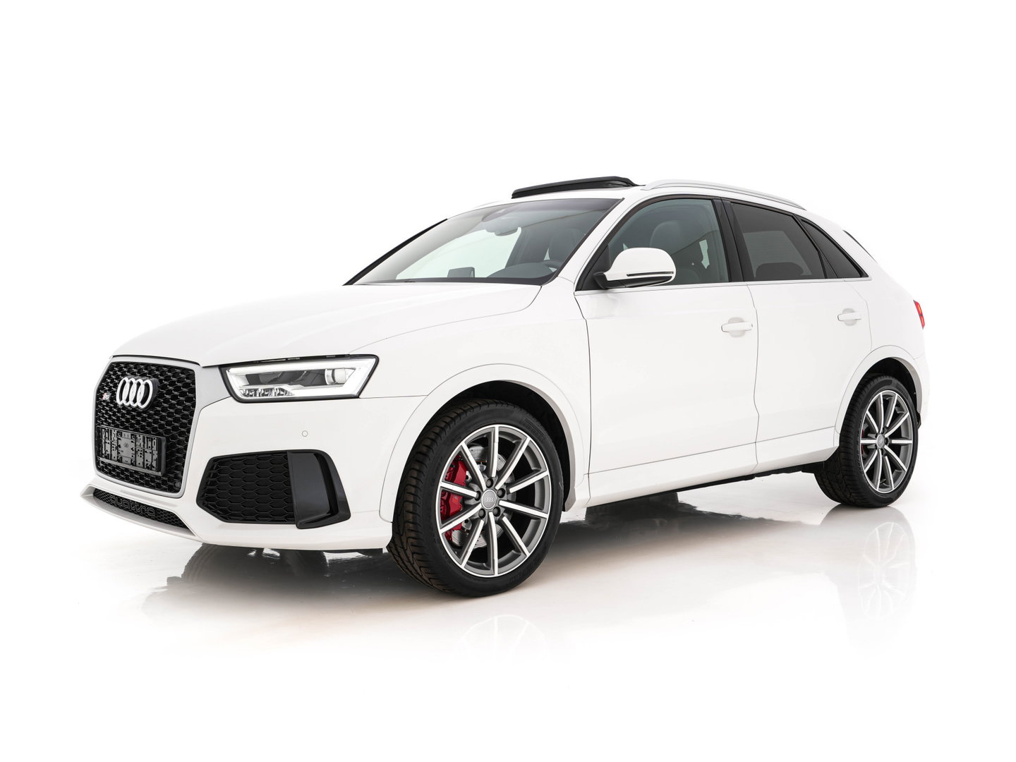 Audi Q3 2.5 TFSI RS Q3 Quattro Aut. *PANO | LEDER-ALCANTARA | FULL-LED | BOSE-AUDIO | NAVI-FULLMAP | CAMERA | HEATED-SPORTSEATS | SHIFTPADDLES | CRUISE | PRIVACY-GLASS | ECC | PDC | 19"ALU*