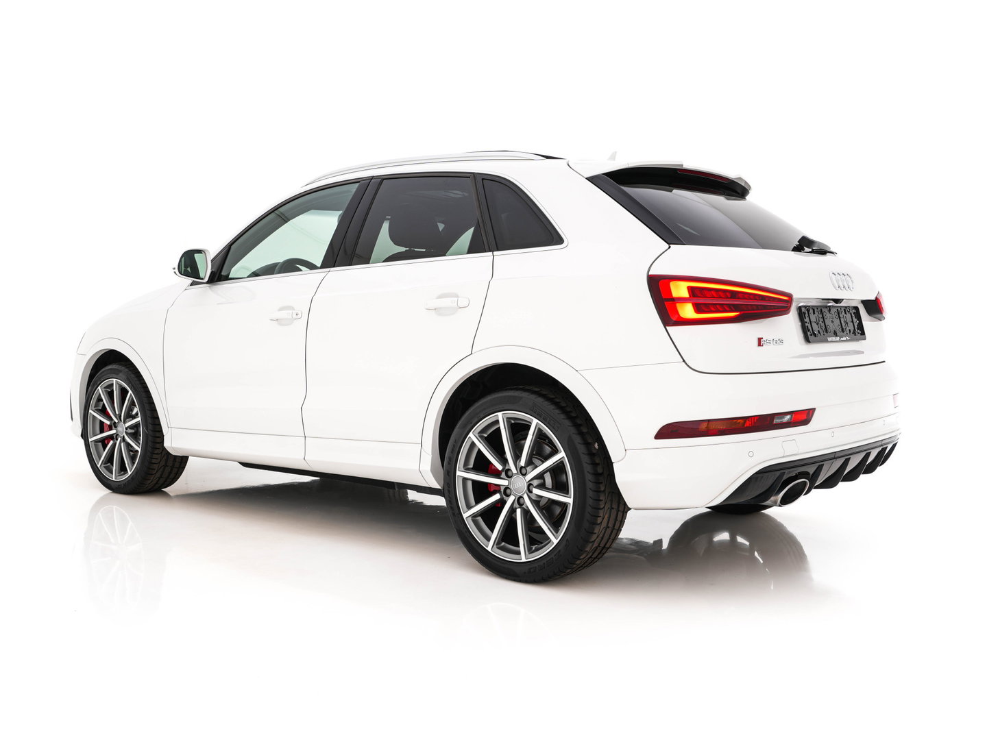 Audi Q3 2.5 TFSI RS Q3 Quattro Aut. *PANO | LEDER-ALCANTARA | FULL-LED | BOSE-AUDIO | NAVI-FULLMAP | CAMERA | HEATED-SPORTSEATS | SHIFTPADDLES | CRUISE | PRIVACY-GLASS | ECC | PDC | 19"ALU*