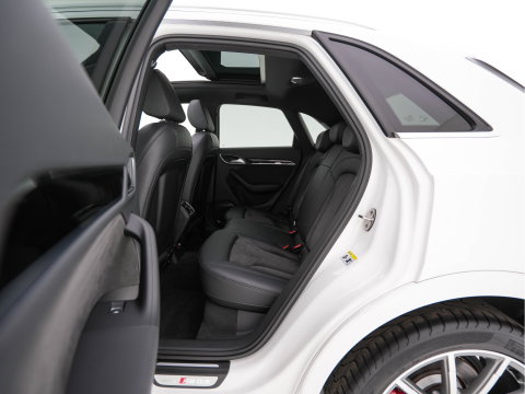 Audi Q3 2.5 TFSI RS Q3 Quattro Aut. *PANO | LEDER-ALCANTARA | FULL-LED | BOSE-AUDIO | NAVI-FULLMAP | CAMERA | HEATED-SPORTSEATS | SHIFTPADDLES | CRUISE | PRIVACY-GLASS | ECC | PDC | 19"ALU*