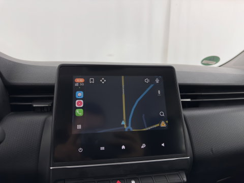 Renault Clio 1.6 E-Tech Hybrid 145 Equilibre (INCL-BTW) Aut. *FULL-LED | COMFORTSEATS | CARPLAY | KEYLESS | DAB+ | ECC | PDC | CRUISE | DIGI-COCKPIT | LANE-ASSIST |  TOWBAR*
