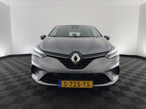 Renault Clio 1.6 E-Tech Hybrid 145 Equilibre (INCL-BTW) Aut. *FULL-LED | COMFORTSEATS | CARPLAY | KEYLESS | DAB+ | ECC | PDC | CRUISE | DIGI-COCKPIT | LANE-ASSIST |  TOWBAR*
