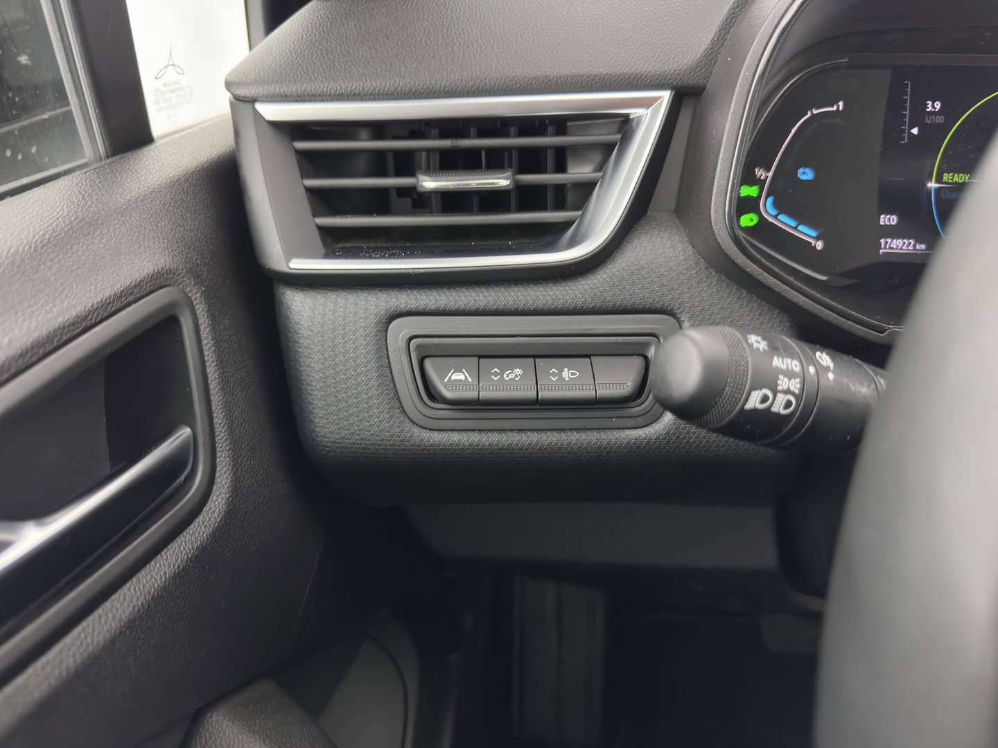 Renault Clio 1.6 E-Tech Hybrid 145 Equilibre (INCL-BTW) Aut. *FULL-LED | COMFORTSEATS | CARPLAY | KEYLESS | DAB+ | ECC | PDC | CRUISE | DIGI-COCKPIT | LANE-ASSIST |  TOWBAR*