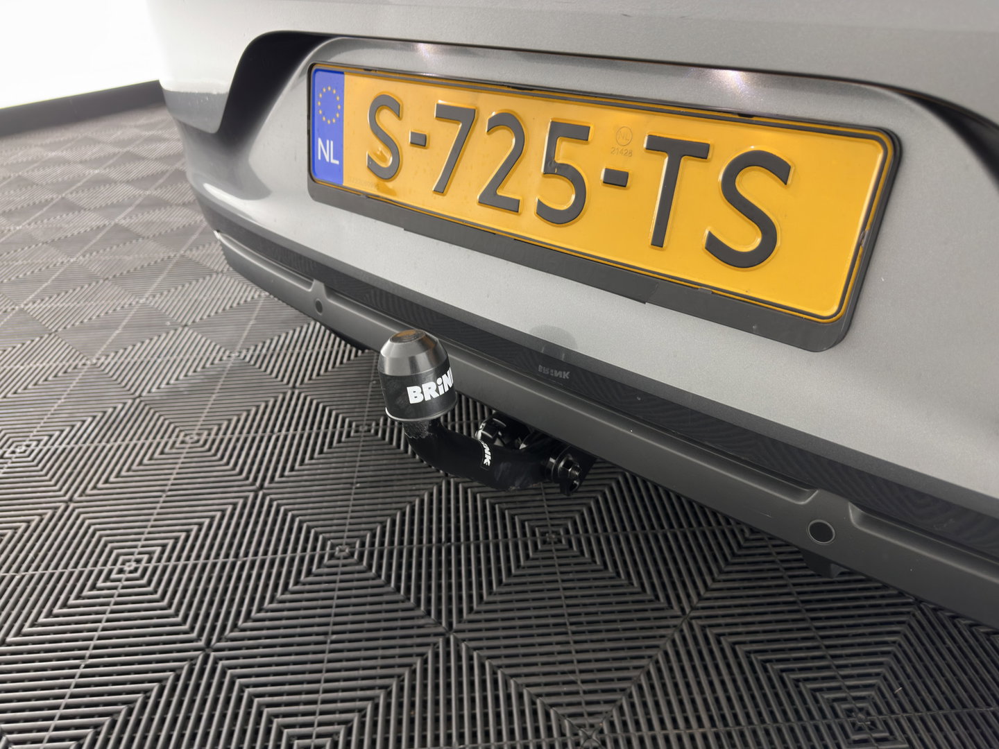 Renault Clio 1.6 E-Tech Hybrid 145 Equilibre (INCL-BTW) Aut. *FULL-LED | COMFORTSEATS | CARPLAY | KEYLESS | DAB+ | ECC | PDC | CRUISE | DIGI-COCKPIT | LANE-ASSIST |  TOWBAR*