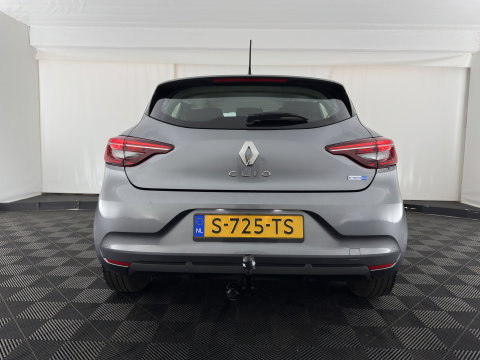 Renault Clio 1.6 E-Tech Hybrid 145 Equilibre (INCL-BTW) Aut. *FULL-LED | COMFORTSEATS | CARPLAY | KEYLESS | DAB+ | ECC | PDC | CRUISE | DIGI-COCKPIT | LANE-ASSIST |  TOWBAR*