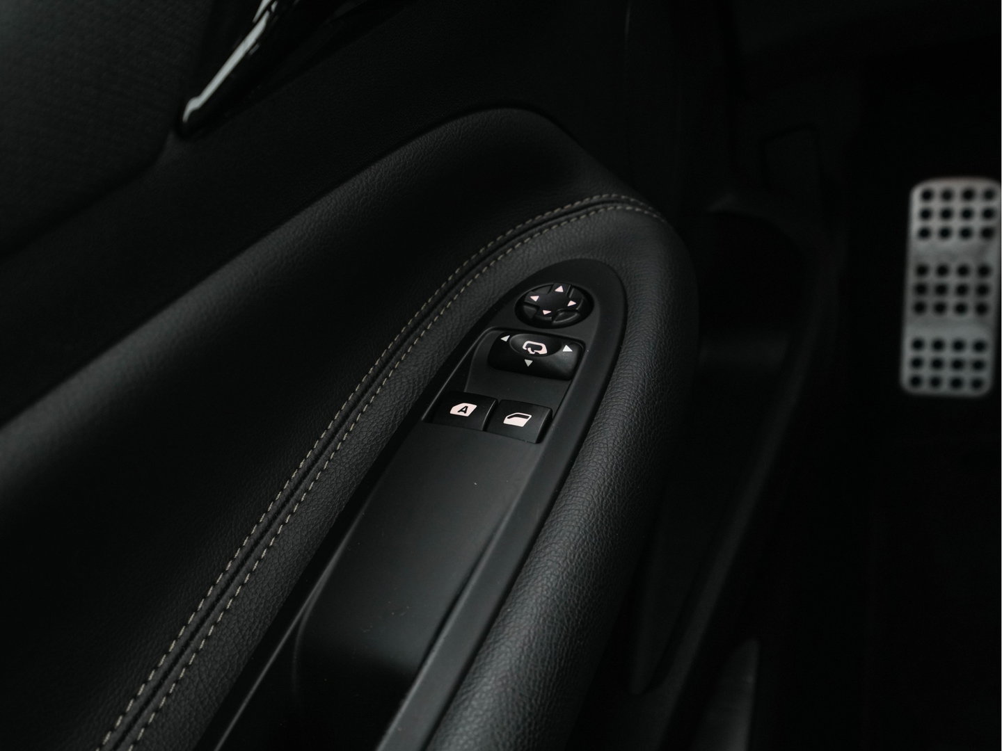 DS DS 3 1.6 BlueHDi Business *ALCANTARA-MICROFIBRE | SPORT-SEATS | ECC | PDC | CRUISE | PRIVACY-GLASS | 16''ALU*