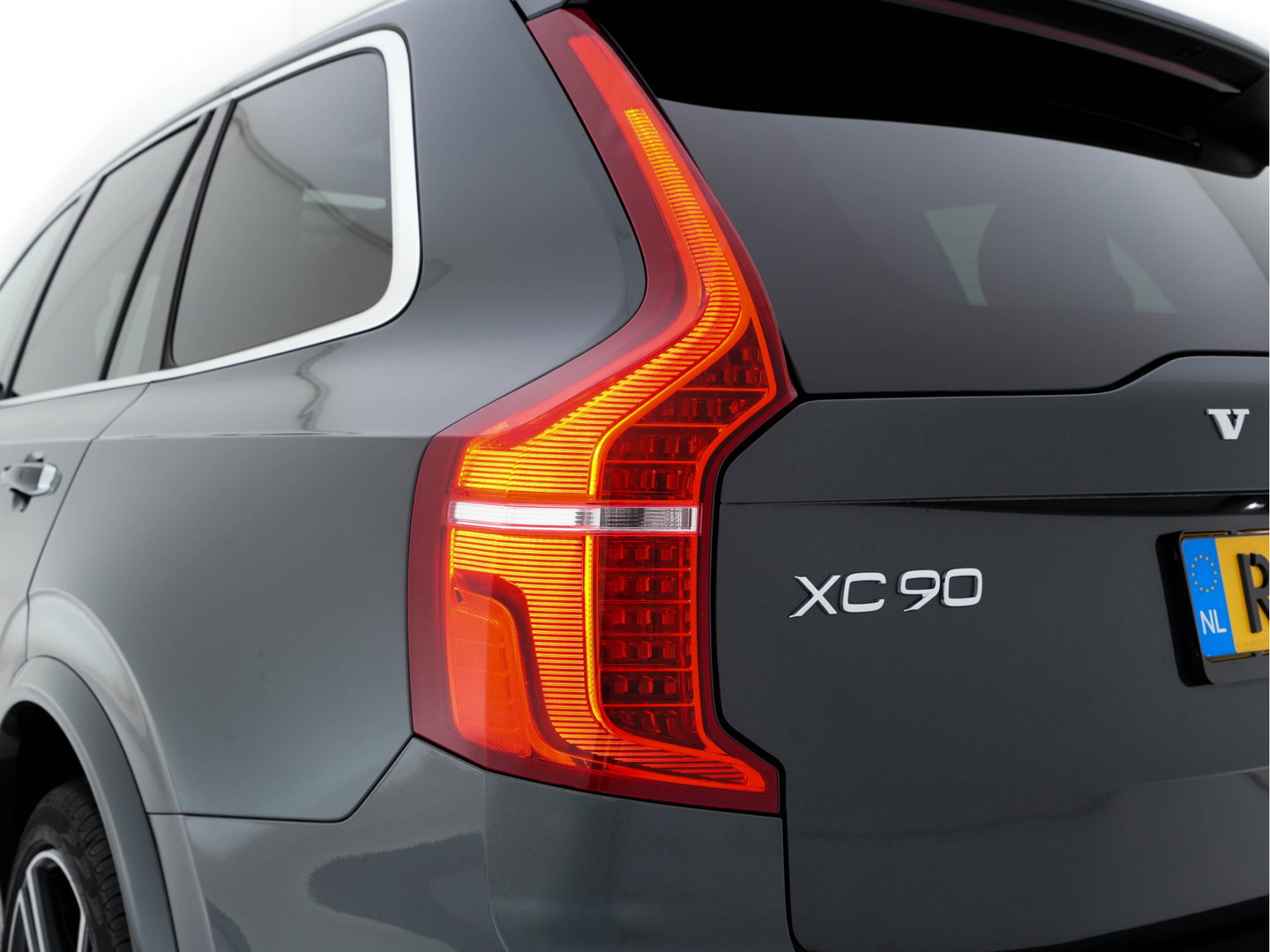 Volvo XC90 2.0 T8 Twin Engine Inscription AWD [ 7-Pers ] (INCL-BTW) Aut. *PANO | NAPPA-LEATHER | FULL-LED | MEMORY-PACK | KEYLESS | DAB | NAVI-FULLMAP | CAMERA | DIGI-COCKPIT | SPORT-SEATS | 22"ALU*
