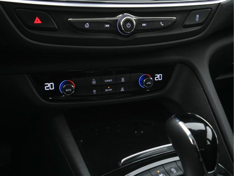 Opel Insignia Sports Tourer 1.5 Turbo Business Executive Aut. *NAVI-FULLMAP | LEATHER-FABRIC | KEYLESS | DAB+ | SPORT-SEATS  | ECC | PDC | CRUISE | TOWBAR | CARPLAY | 18''ALU*