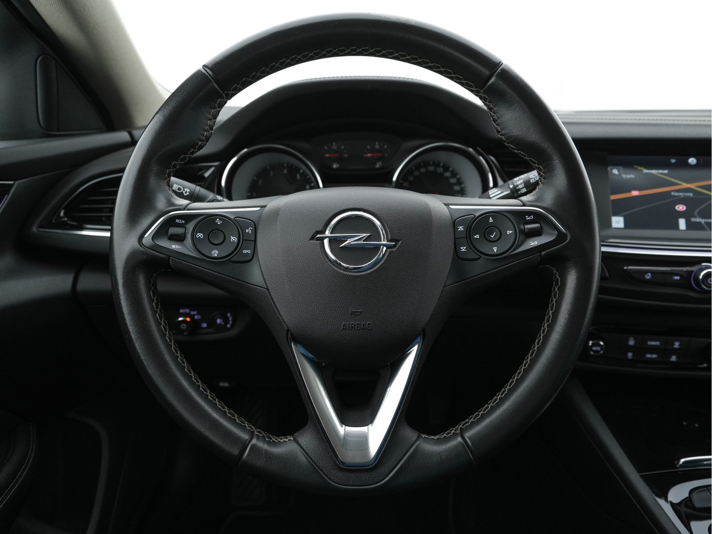 Opel Insignia Sports Tourer 1.5 Turbo Business Executive Aut. *NAVI-FULLMAP | LEATHER-FABRIC | KEYLESS | DAB+ | SPORT-SEATS  | ECC | PDC | CRUISE | TOWBAR | CARPLAY | 18''ALU*
