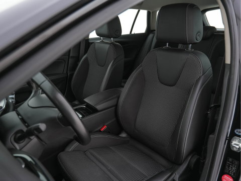 Opel Insignia Sports Tourer 1.5 Turbo Business Executive Aut. *NAVI-FULLMAP | LEATHER-FABRIC | KEYLESS | DAB+ | SPORT-SEATS  | ECC | PDC | CRUISE | TOWBAR | CARPLAY | 18''ALU*