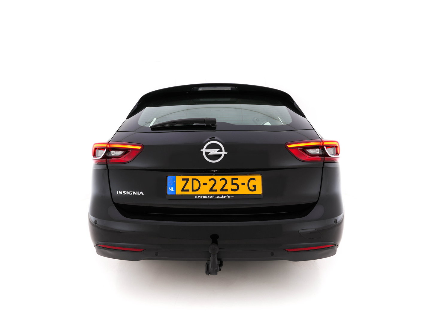 Opel Insignia Sports Tourer 1.5 Turbo Business Executive Aut. *NAVI-FULLMAP | LEATHER-FABRIC | KEYLESS | DAB+ | SPORT-SEATS  | ECC | PDC | CRUISE | TOWBAR | CARPLAY | 18''ALU*