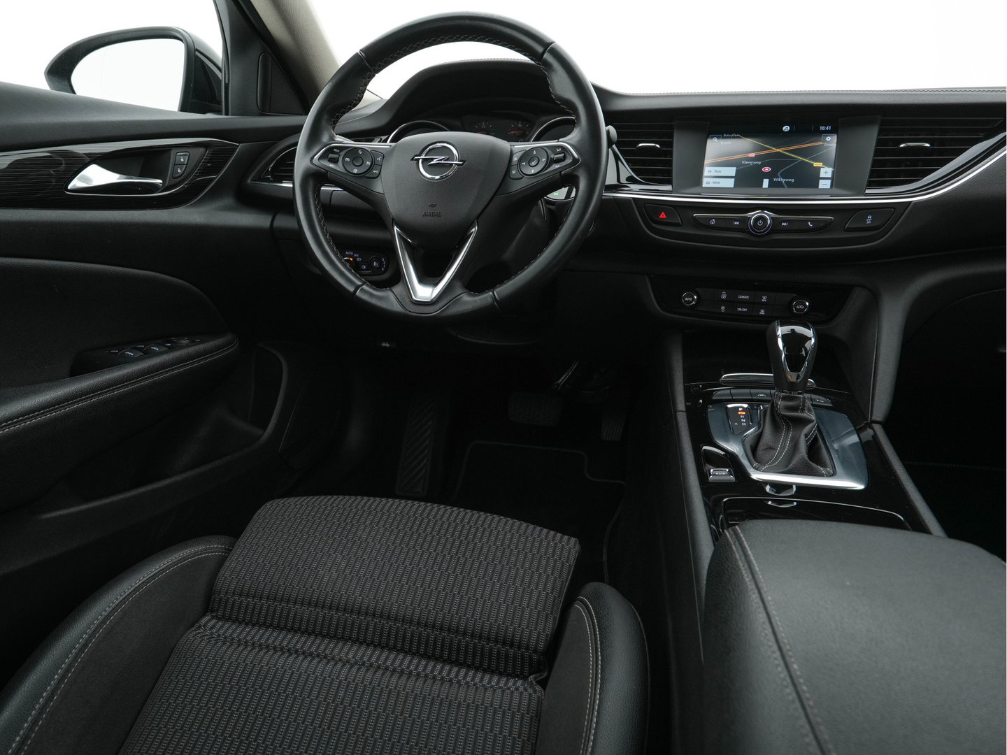 Opel Insignia Sports Tourer 1.5 Turbo Business Executive Aut. *NAVI-FULLMAP | LEATHER-FABRIC | KEYLESS | DAB+ | SPORT-SEATS  | ECC | PDC | CRUISE | TOWBAR | CARPLAY | 18''ALU*
