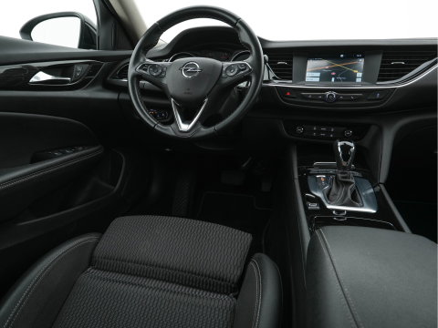 Opel Insignia Sports Tourer 1.5 Turbo Business Executive Aut. *NAVI-FULLMAP | LEATHER-FABRIC | KEYLESS | DAB+ | SPORT-SEATS  | ECC | PDC | CRUISE | TOWBAR | CARPLAY | 18''ALU*