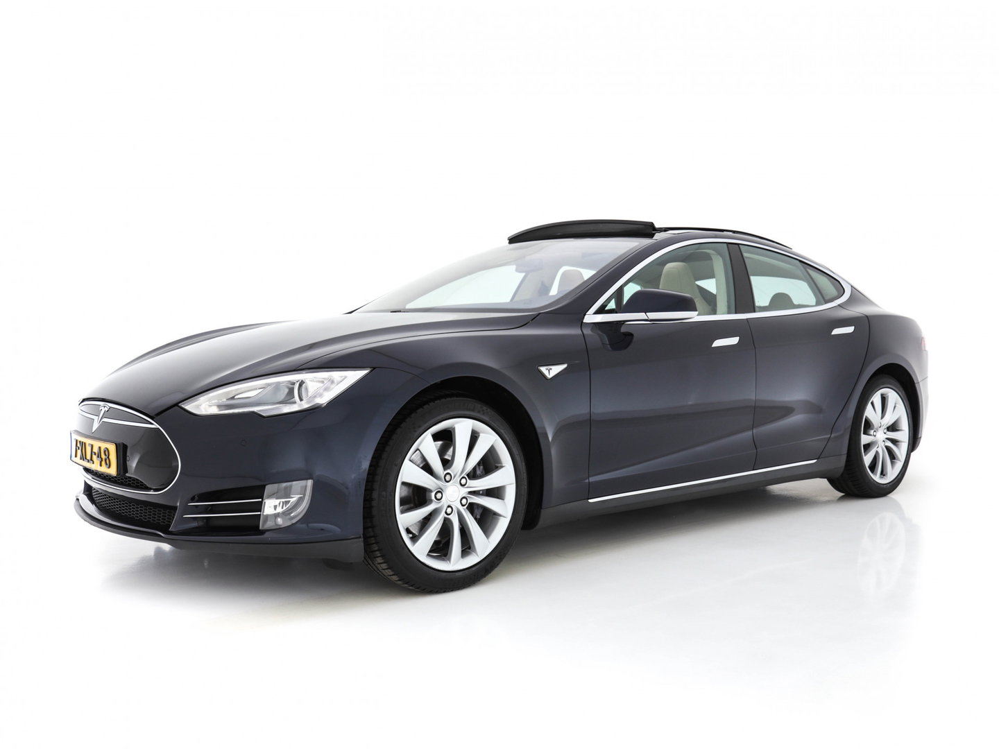 Tesla Model S 85 Base [ 3-Fase-11kW ] (INCL-BTW) *PANO | KEYLESS | LEATHER | NAVI-FULLMAP | FULL-LED | CAMERA | DAB | CRUISE | HEATED-COMFORTSEATS | ECC | PDC | WOODEN-INLAY | DIGI-COCKPIT | MEMORY-PACK |  19"ALU*
