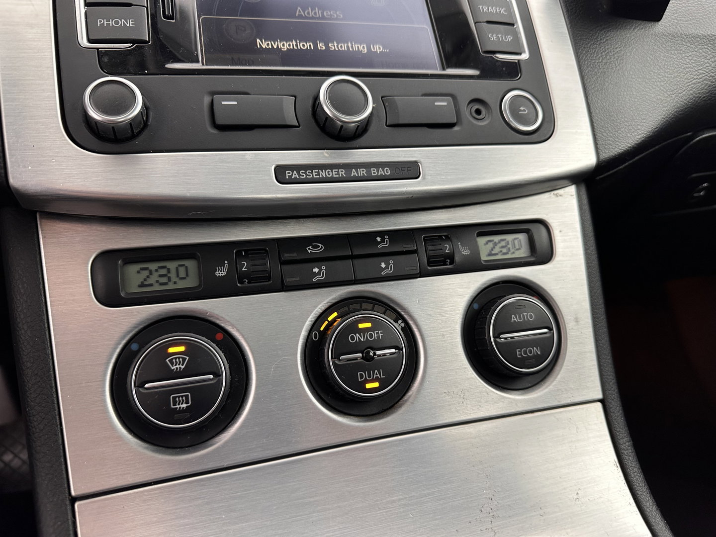 Volkswagen Passat 2.0 FSI Highline Aut. *NAVI-FULLMAP | LEATHER-ALCANTARA | SPORT-SEATS | ECC | HEATED-SEATS | PDC | CRUISE*