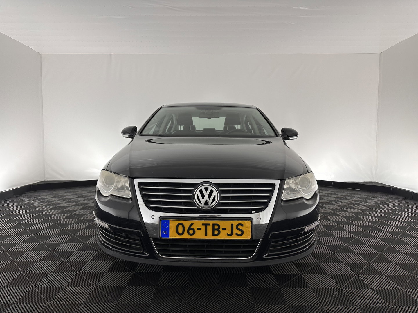 Volkswagen Passat 2.0 FSI Highline Aut. *NAVI-FULLMAP | LEATHER-ALCANTARA | SPORT-SEATS | ECC | HEATED-SEATS | PDC | CRUISE*