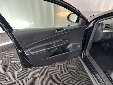 Volkswagen Passat 2.0 FSI Highline Aut. *NAVI-FULLMAP | LEATHER-ALCANTARA | SPORT-SEATS | ECC | HEATED-SEATS | PDC | CRUISE*