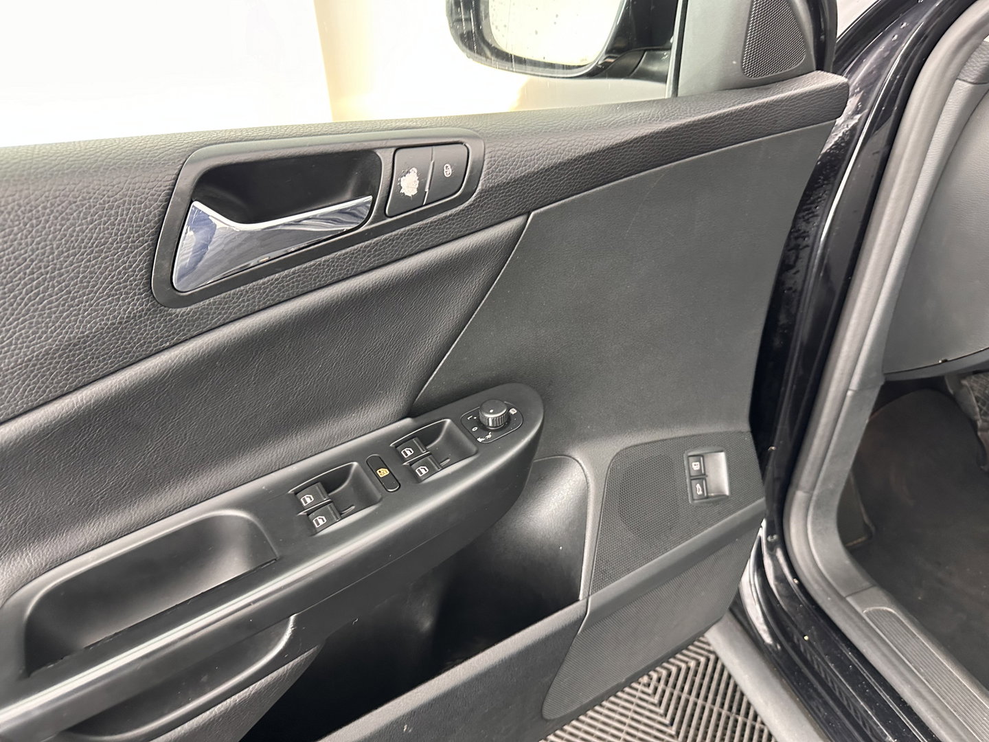 Volkswagen Passat 2.0 FSI Highline Aut. *NAVI-FULLMAP | LEATHER-ALCANTARA | SPORT-SEATS | ECC | HEATED-SEATS | PDC | CRUISE*