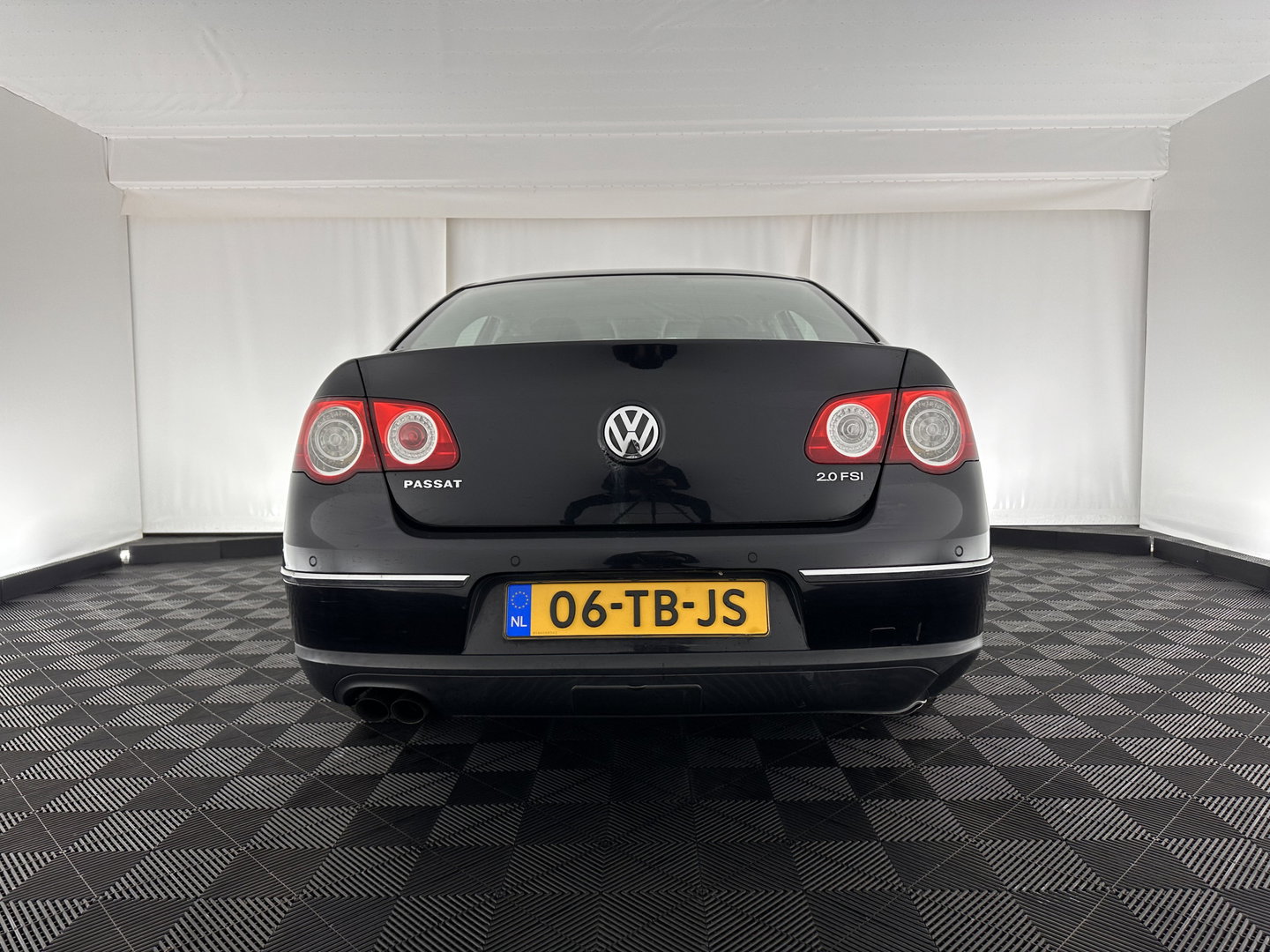 Volkswagen Passat 2.0 FSI Highline Aut. *NAVI-FULLMAP | LEATHER-ALCANTARA | SPORT-SEATS | ECC | HEATED-SEATS | PDC | CRUISE*