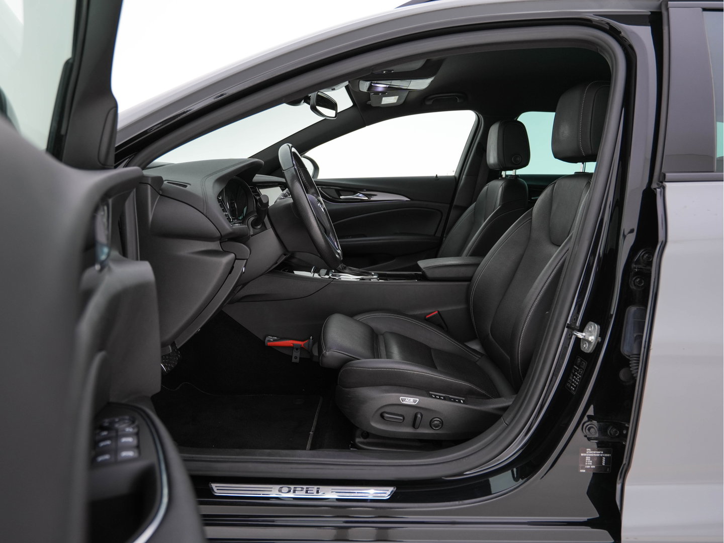 Opel Insignia Sports Tourer 2.0 Turbo GS-Sport-Line Aut. *FULL-LEATHER | BOSE-SOUND | HEAD-UP | ADAPT.CRUISE | FULL-LED | MEMORY-PACK | SPORT/HEATED/COOLED/MASSAGE-SEATS  | NAVI-FULLMAP | GREY-WRAPPED | KEYLESS | CAMERA | CARPLAY | LANE-ASSIST