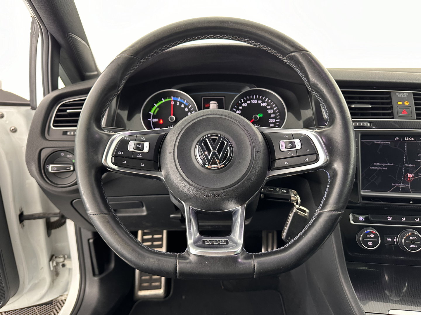 Volkswagen Golf 1.4 TSI GTE Aut. *FULL-LED | NAVI-FULLMAP | SPORTSEATS | DAB+  | ECC | SHIFTPADDLES | PARKPILOT | CRUISE | TOWBAR | 18''ALU*