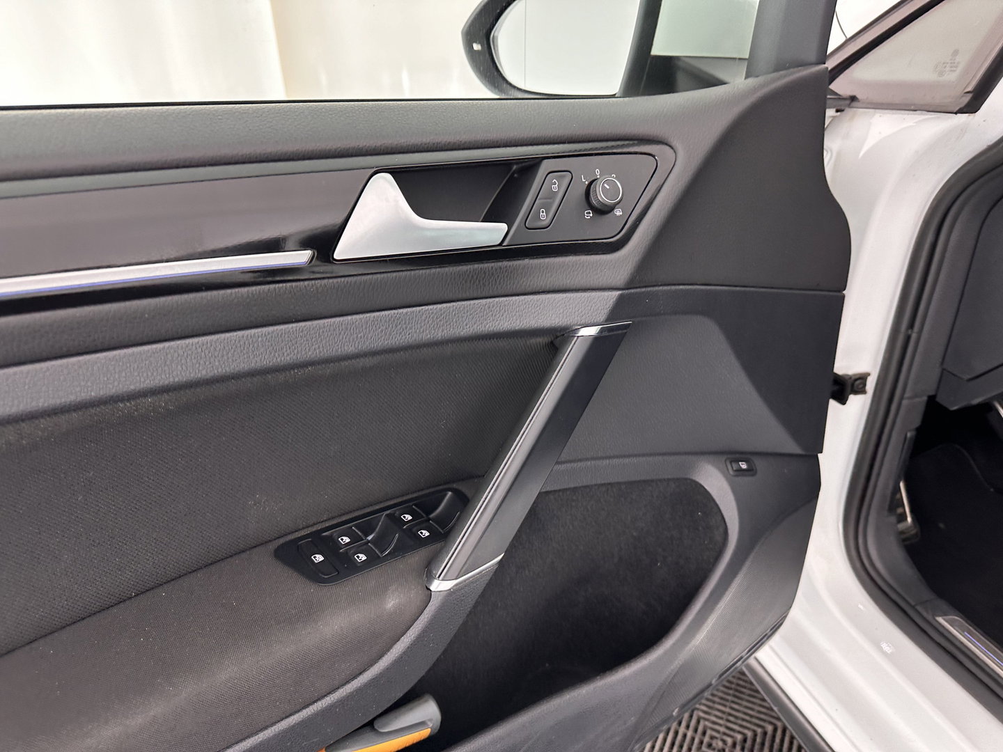 Volkswagen Golf 1.4 TSI GTE Aut. *FULL-LED | NAVI-FULLMAP | SPORTSEATS | DAB+  | ECC | SHIFTPADDLES | PARKPILOT | CRUISE | TOWBAR | 18''ALU*