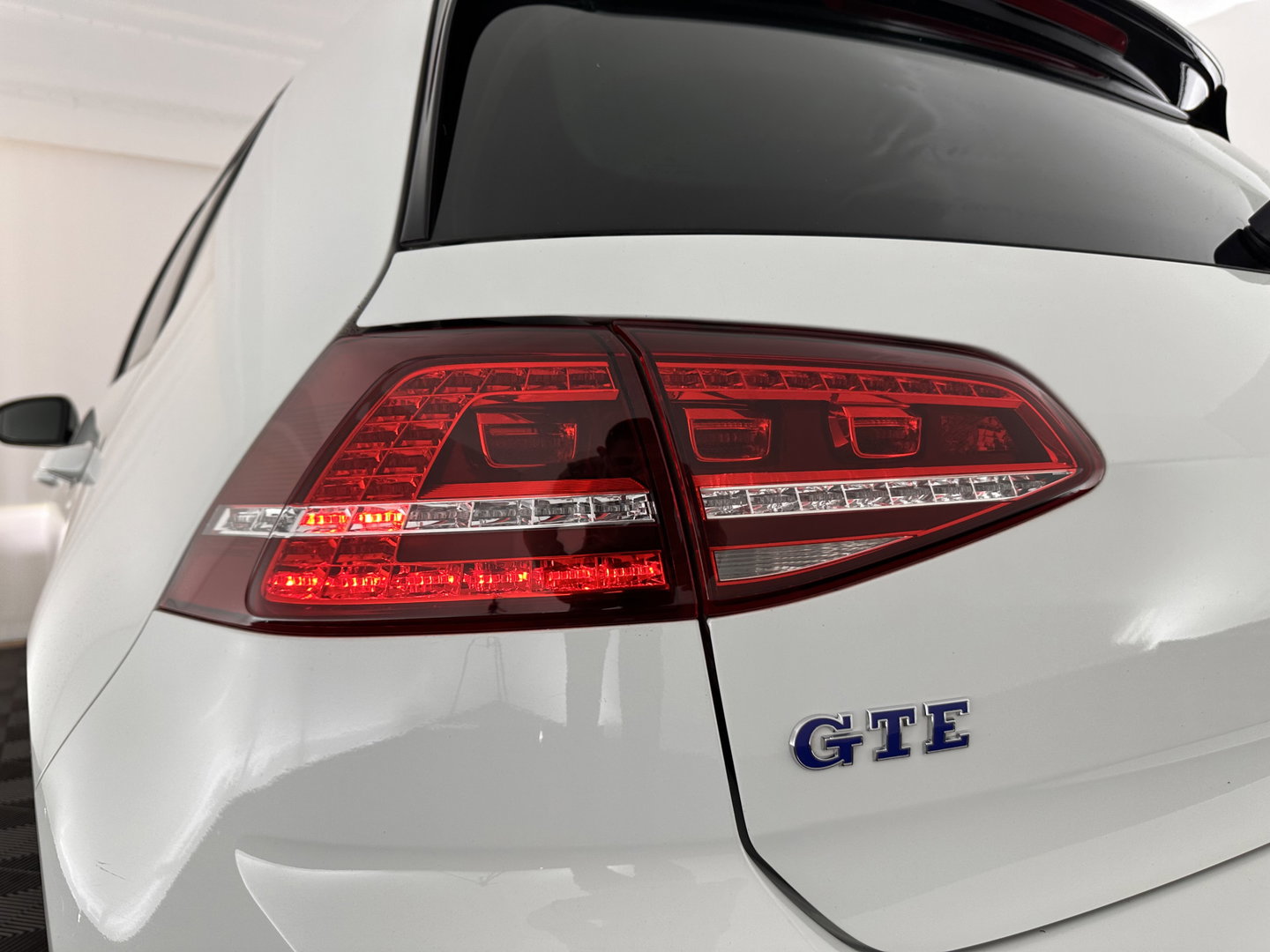 Volkswagen Golf 1.4 TSI GTE Aut. *FULL-LED | NAVI-FULLMAP | SPORTSEATS | DAB+  | ECC | SHIFTPADDLES | PARKPILOT | CRUISE | TOWBAR | 18''ALU*