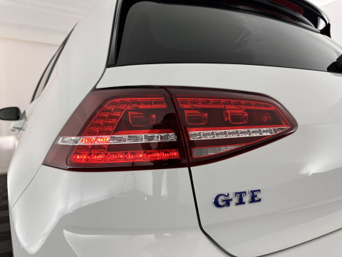 Volkswagen Golf 1.4 TSI GTE Aut. *FULL-LED | NAVI-FULLMAP | SPORTSEATS | DAB+  | ECC | SHIFTPADDLES | PARKPILOT | CRUISE | TOWBAR | 18''ALU*