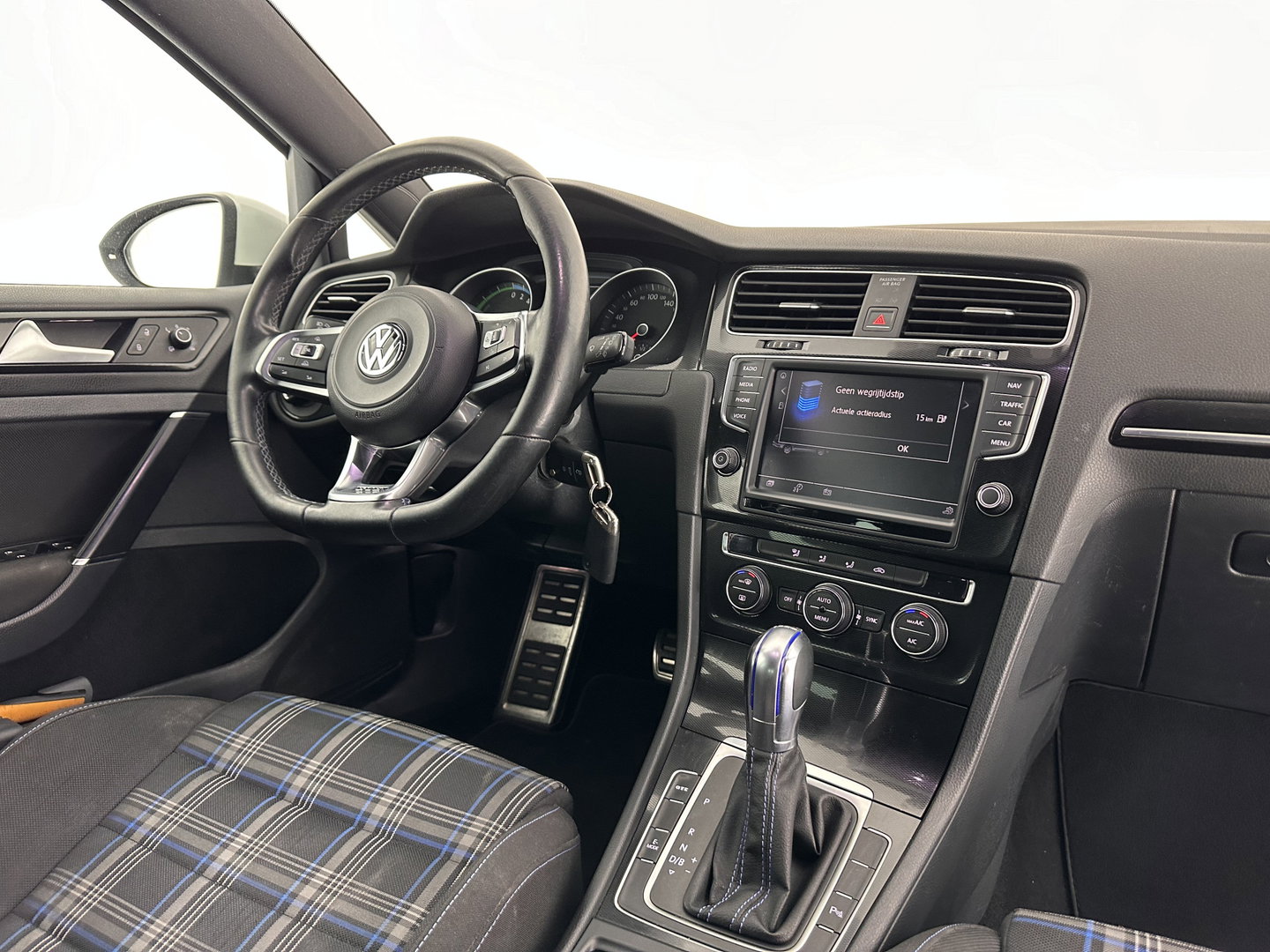 Volkswagen Golf 1.4 TSI GTE Aut. *FULL-LED | NAVI-FULLMAP | SPORTSEATS | DAB+  | ECC | SHIFTPADDLES | PARKPILOT | CRUISE | TOWBAR | 18''ALU*