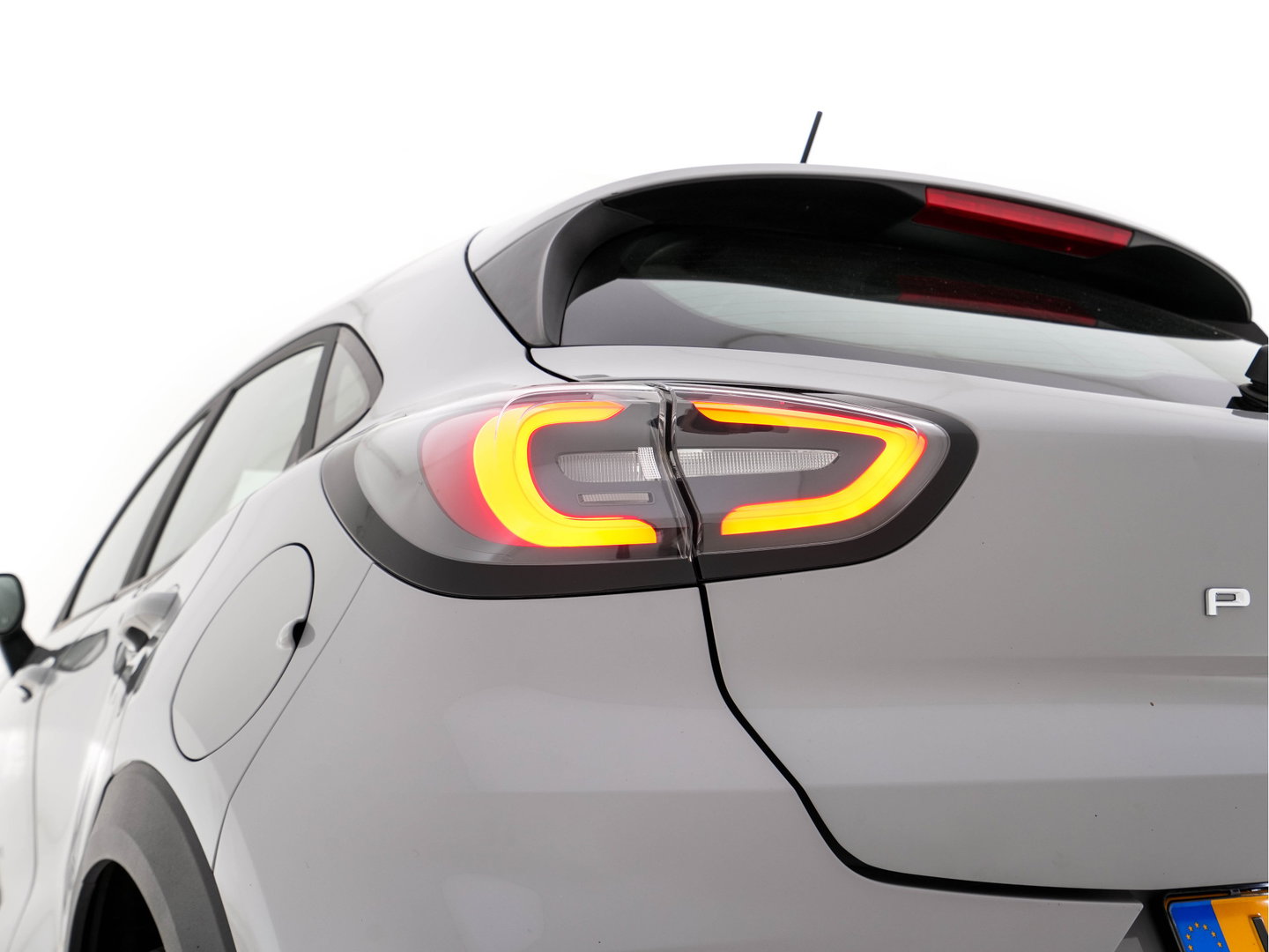 Ford Puma 1.0 EcoBoost Hybrid Titanium (INCL-BTW) *NAVI-FULLMAP | FULL-LED | SPORTSEATS | DAB+ | ECC | CARPLAY | PDC | CRUISE | TOWBAR | LANE-ASSIST | 17''ALU *