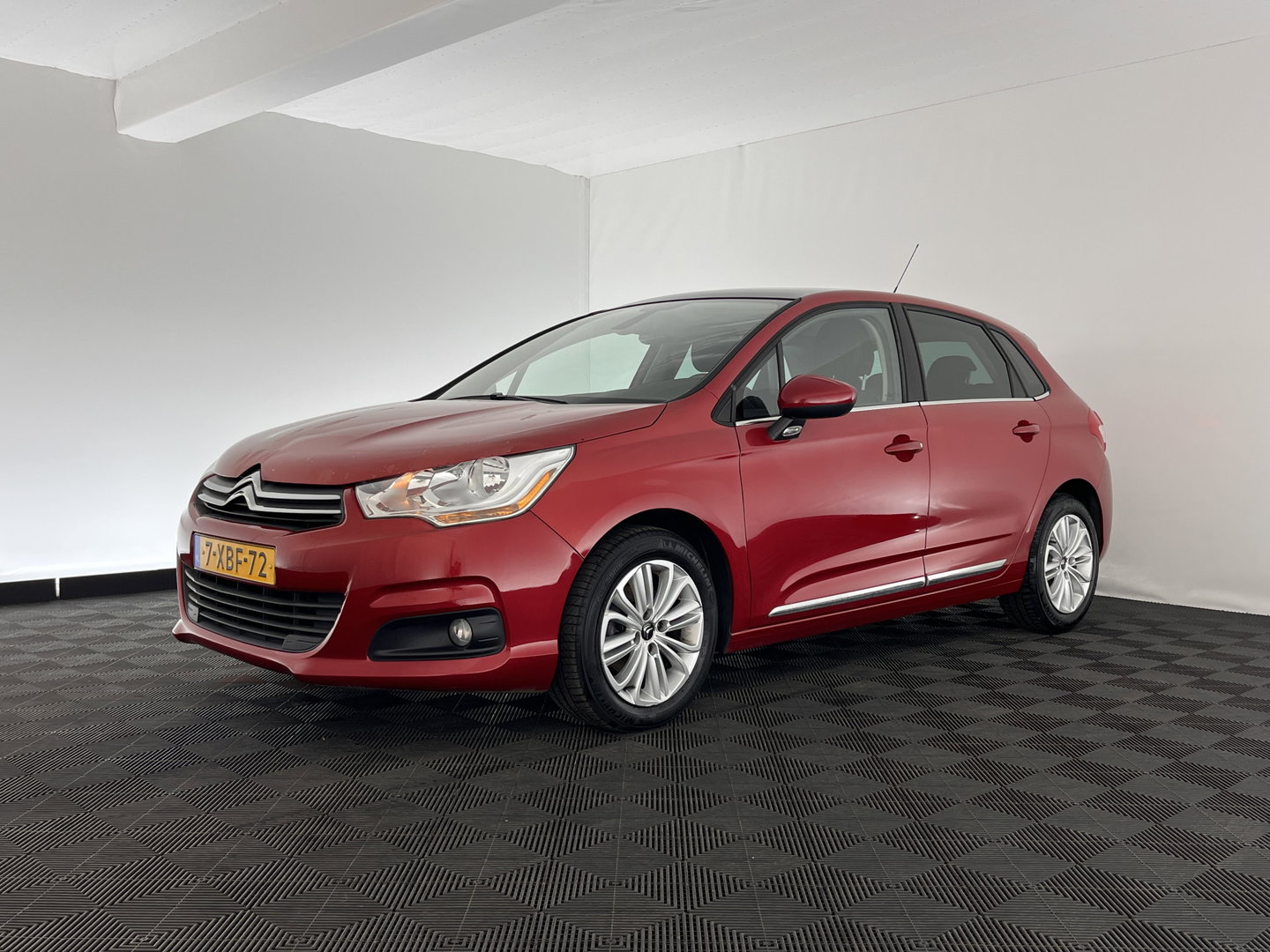 Citroën C4 1.6 e-HDi Ligne Business *PANO | NAVI-FULLMAP | COMFORT-SEATS | ECC | PDC | CRUISE | TOWBAR | 16"ALU*