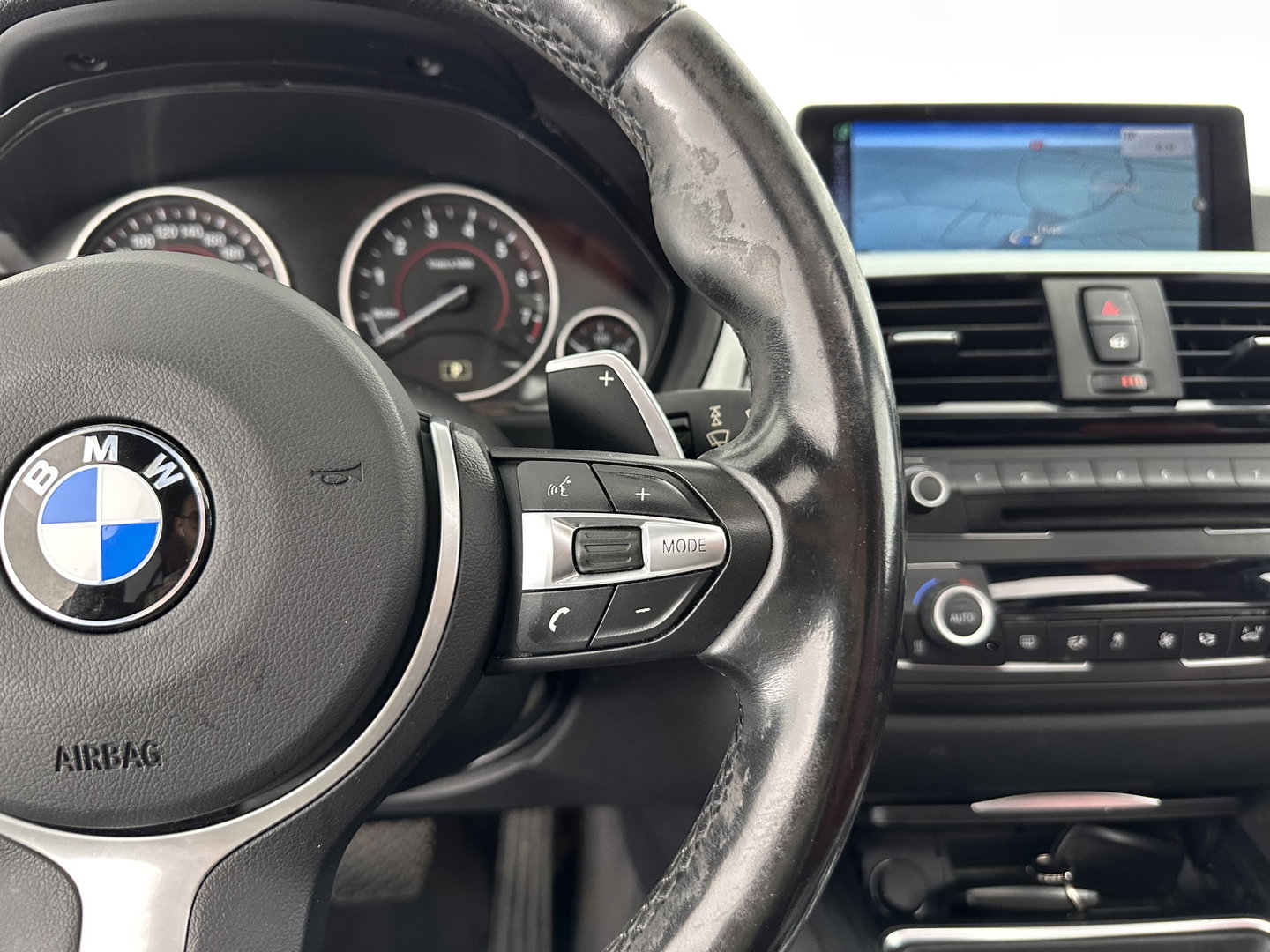 BMW 3-serie 328i High Executive M-Sport-Pack Aut *PANO | LEATHER | BI-XENON | HEATED-SPORTSEATS | SHIFT-PADDLES | HIFI-SOUND | MEMORY-PACK | KEYLESS | NAVI-FULLMAP | ECC | PRIVACY-GLASS | PDC | CRUISE | 19''ALU*