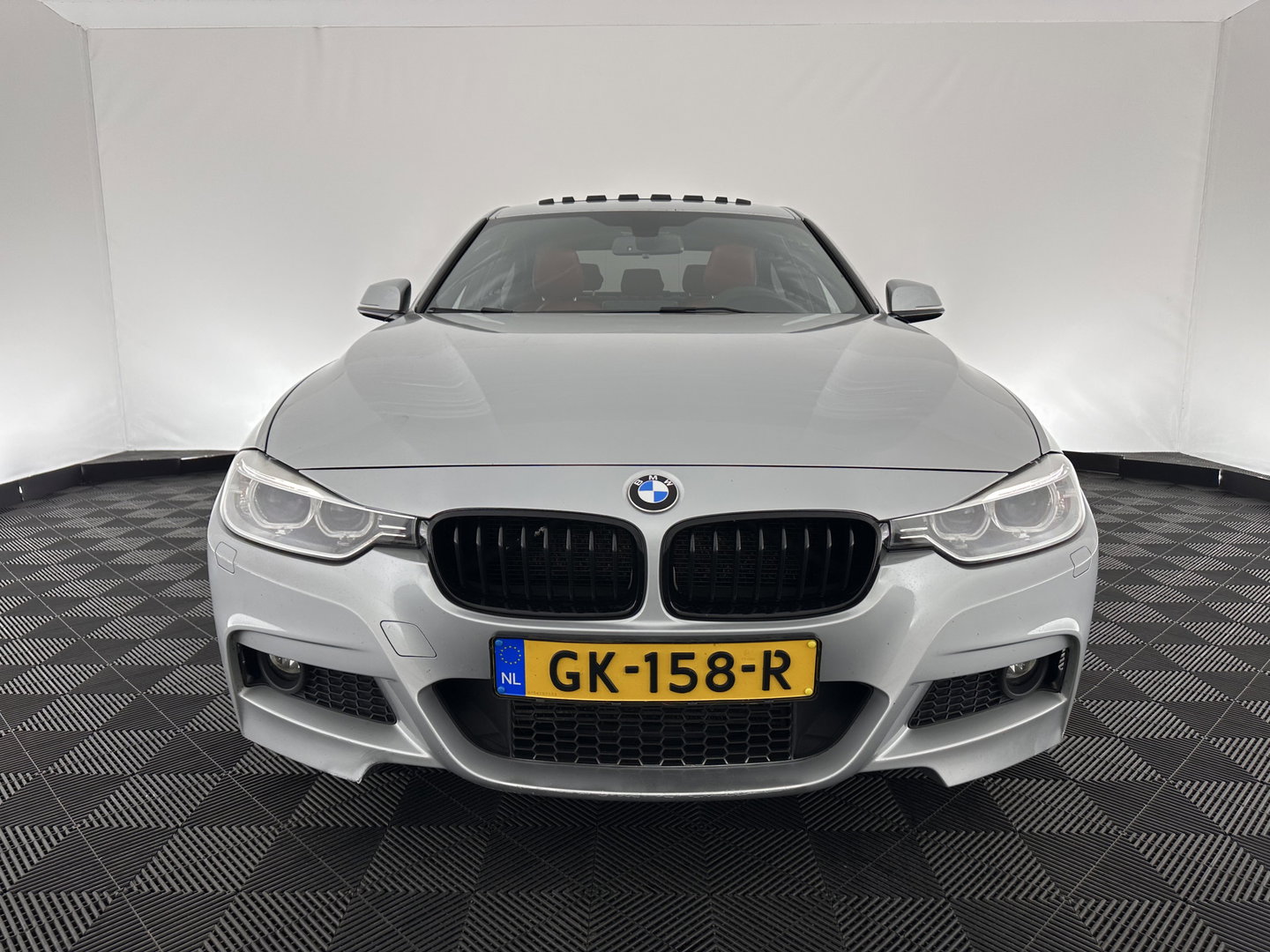 BMW 3-serie 328i High Executive M-Sport-Pack Aut *PANO | LEATHER | BI-XENON | HEATED-SPORTSEATS | SHIFT-PADDLES | HIFI-SOUND | MEMORY-PACK | KEYLESS | NAVI-FULLMAP | ECC | PRIVACY-GLASS | PDC | CRUISE | 19''ALU*