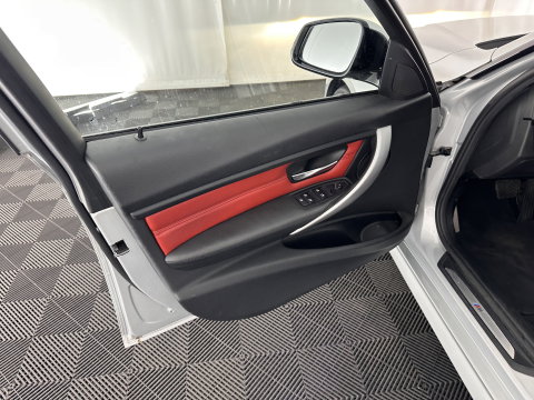 BMW 3-serie 328i High Executive M-Sport-Pack Aut *PANO | LEATHER | BI-XENON | HEATED-SPORTSEATS | SHIFT-PADDLES | HIFI-SOUND | MEMORY-PACK | KEYLESS | NAVI-FULLMAP | ECC | PRIVACY-GLASS | PDC | CRUISE | 19''ALU*