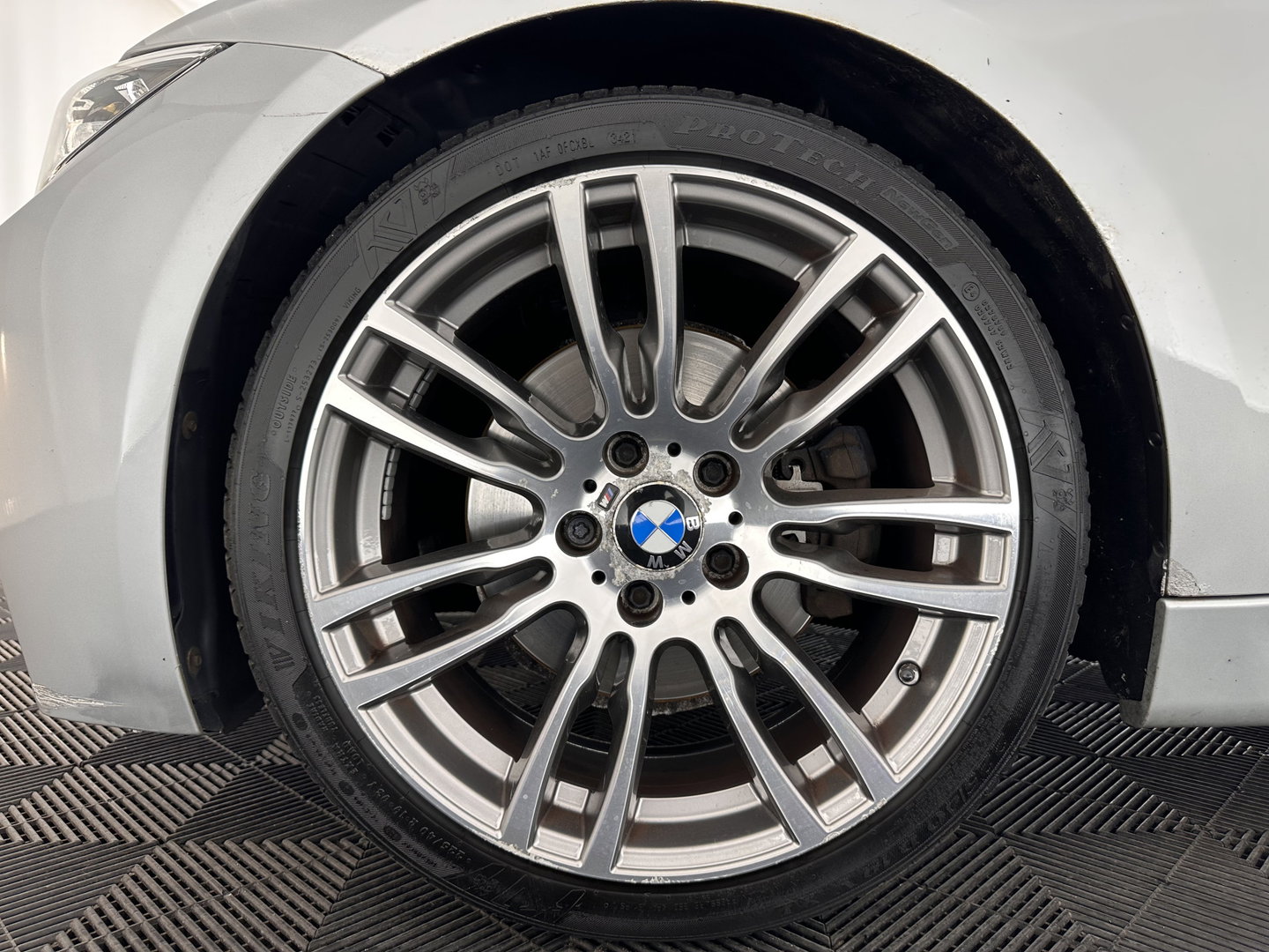 BMW 3-serie 328i High Executive M-Sport-Pack Aut *PANO | LEATHER | BI-XENON | HEATED-SPORTSEATS | SHIFT-PADDLES | HIFI-SOUND | MEMORY-PACK | KEYLESS | NAVI-FULLMAP | ECC | PRIVACY-GLASS | PDC | CRUISE | 19''ALU*