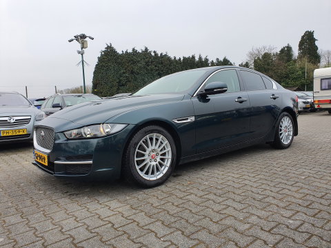 Jaguar XE 2.0 D Prestige ( ⚠️ ) Aut. *NAVI-FULLMAP | CAMERA | ECC | JAGUAR-AUDIO | SHIFTPADDLES | CRUISE | PDC | LANE-ASSIST | AMBIENTLIGHT | TOWBAR | COMFORTSEATS | 17"ALU*