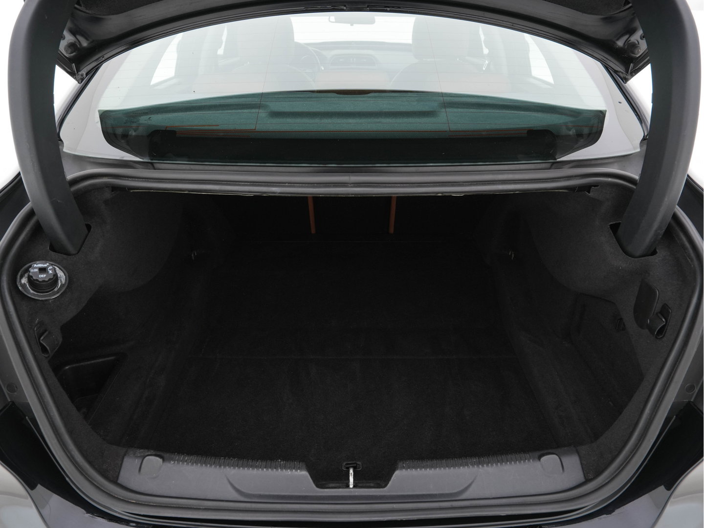 Jaguar XE 2.0 D Pure ( ⚠️) Aut. *LEATHER | NAVI-FULLMAP | HEATED-COMFORTSEATS | CAMERA | ECC | SHIFT-PADDLES | LANE-ASSIST | PDC | SHIFT-PADDLES | LANE-ASSIST | JAGUAR-AUDIO | CRUISE | 17''ALU*